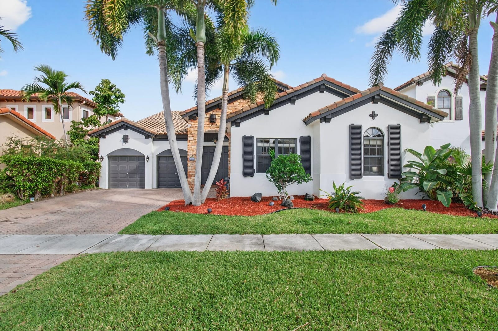 4079 Artesa Drive — photo 2