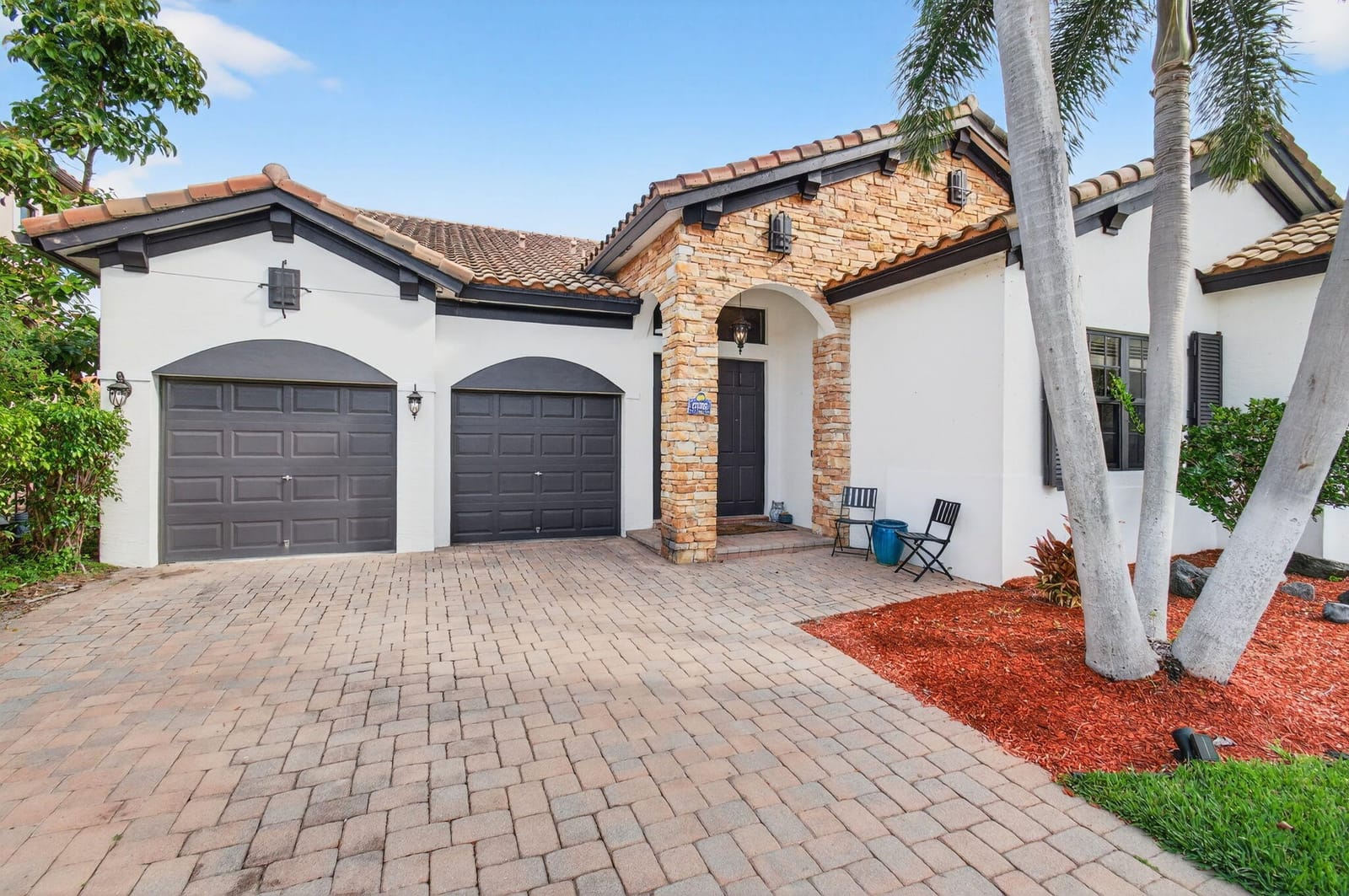 4079 Artesa Drive — photo 3