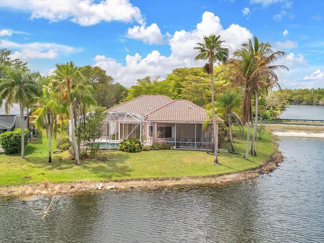 5111 NW 104th Avenue, Coral Springs, FL 33076