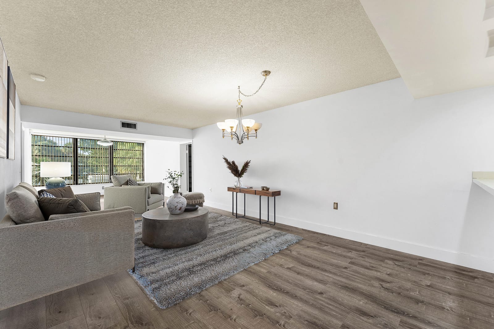 1721 Whitehall Drive 201 — photo 5