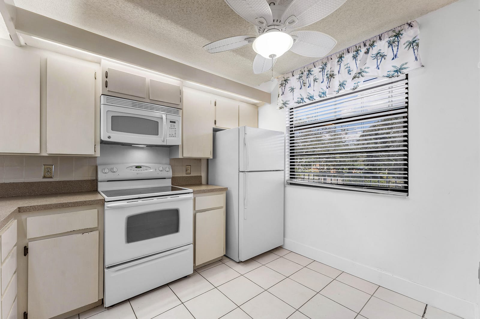 1721 Whitehall Drive 201 — photo 9