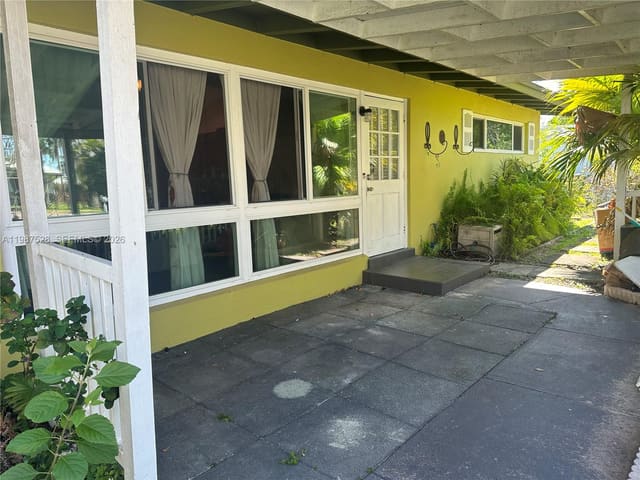 2490 Andros Lane, Fort Lauderdale, FL 33312