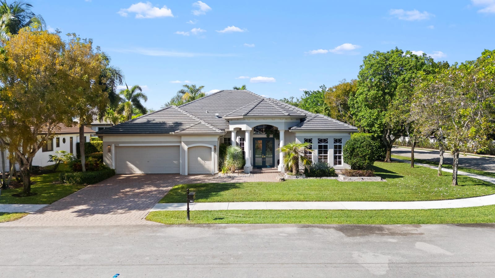 8019 S Savannah Circle, Davie, FL 33328 photo 1