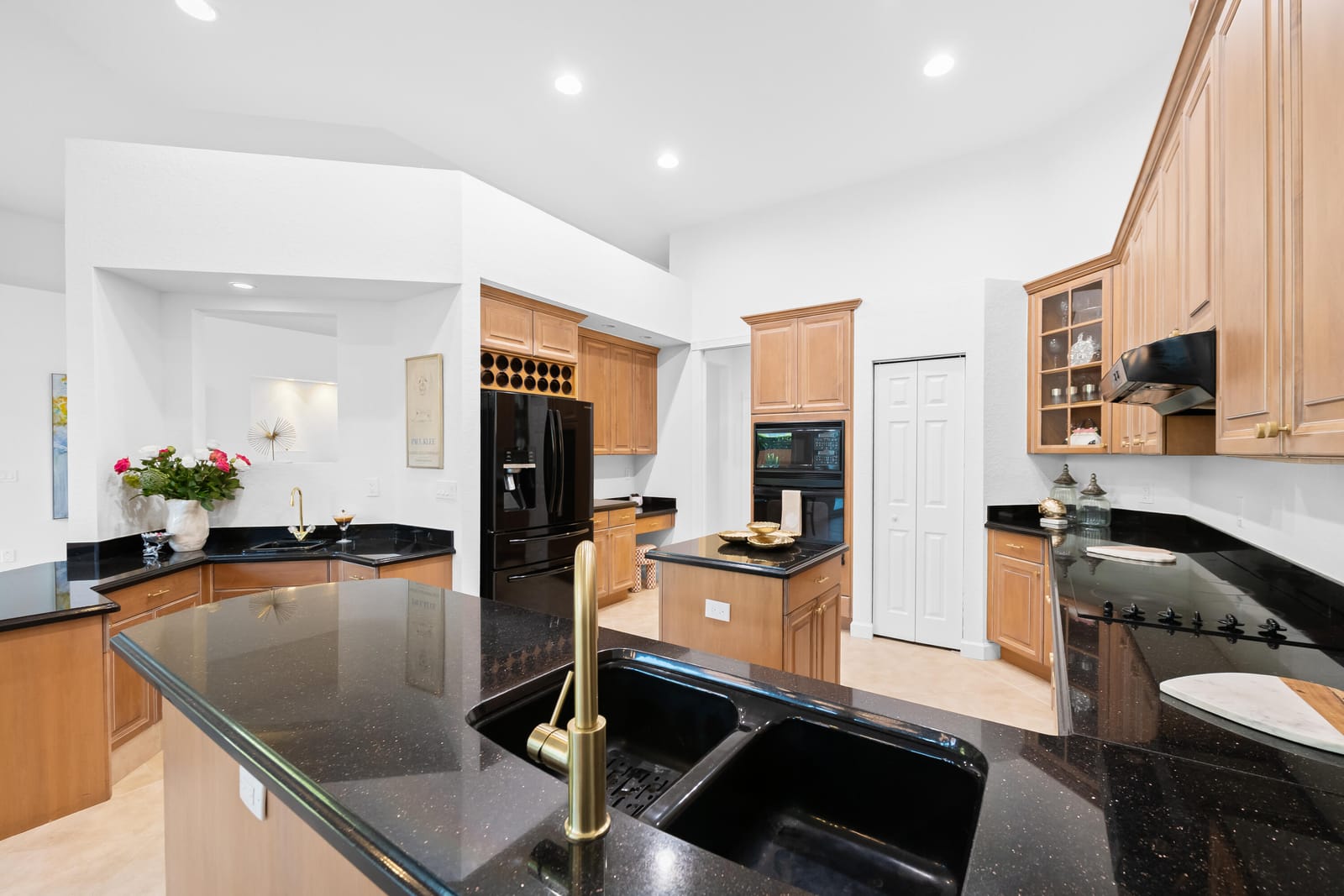 8019 S Savannah Circle, Davie, FL 33328 photo 16