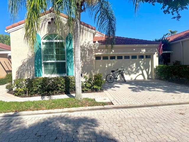 25 Via Carrara, sold in Villa D Este, Deerfield Beach, FL
