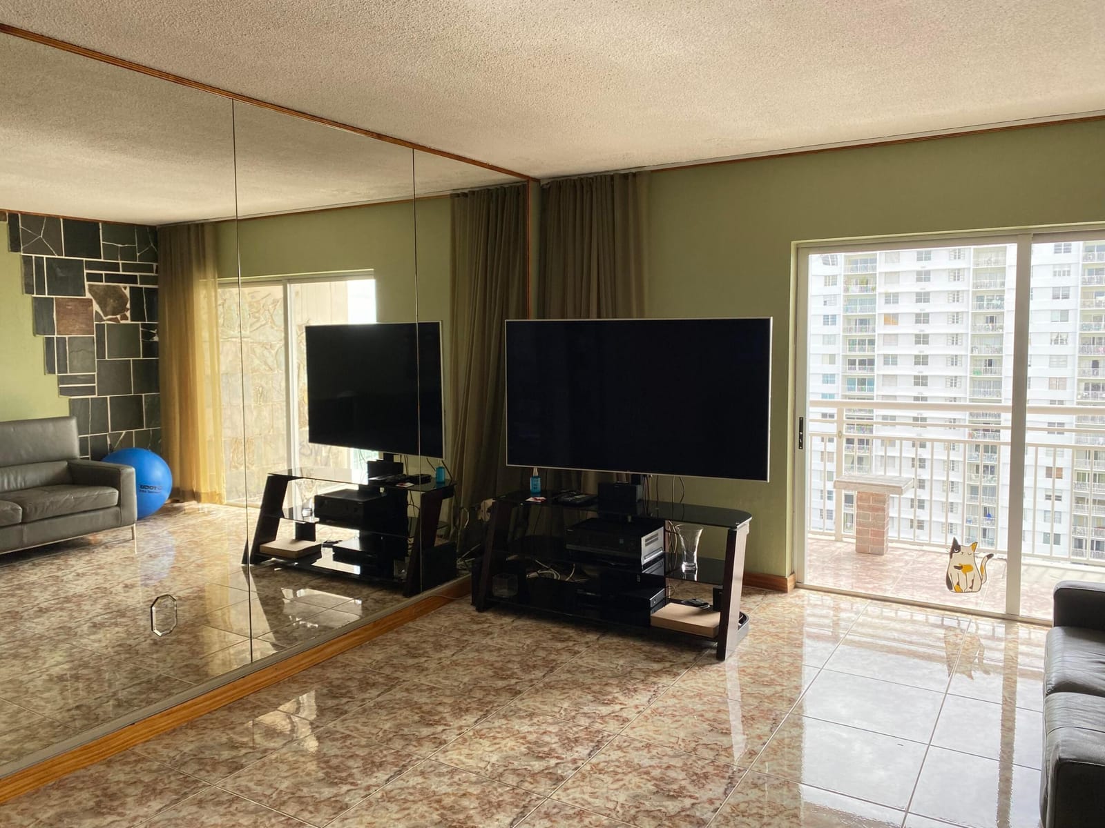 400 Kings Point Drive 1423 — photo 2