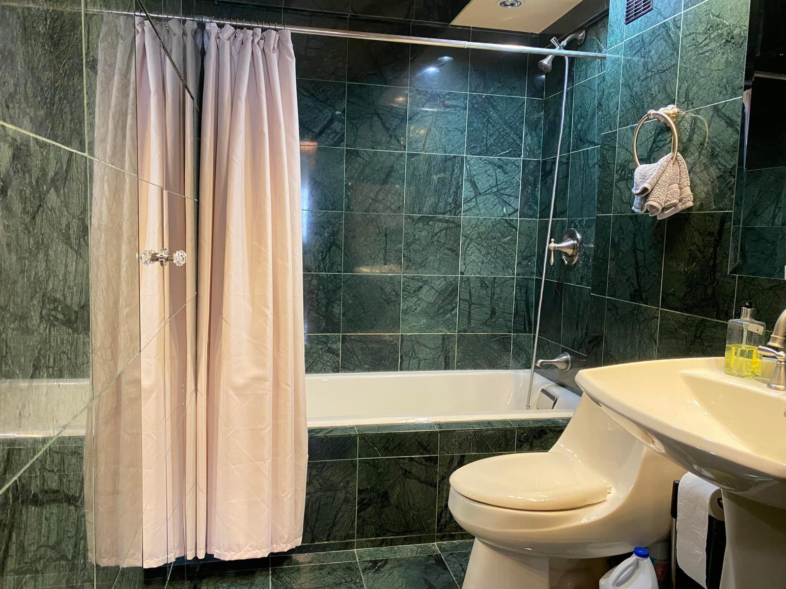 400 Kings Point Drive 1423 — photo 11