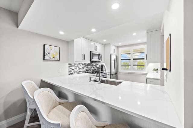 6061 Balboa Circle 403, sold in Whitehall Condo At Camino Real, Boca Raton, FL