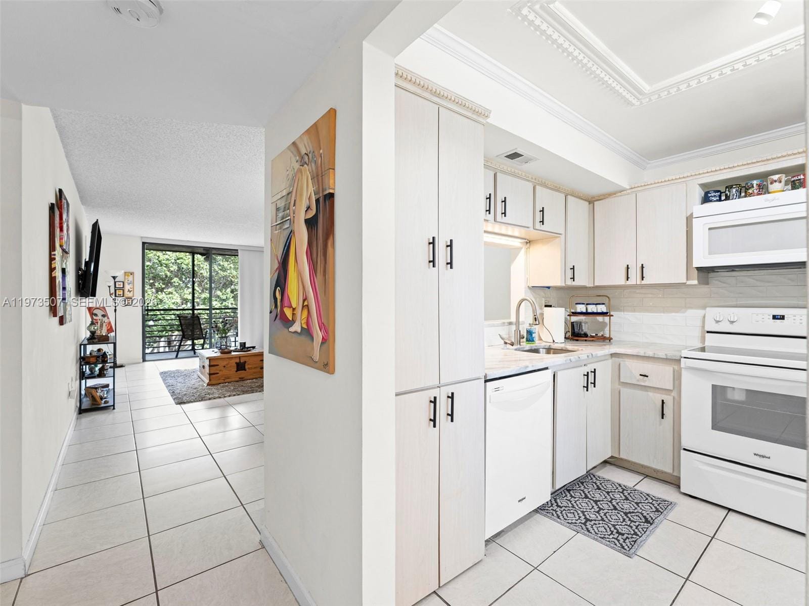 901 Colony Point Circle 304, Pembroke Pines, FL 33026 photo 15