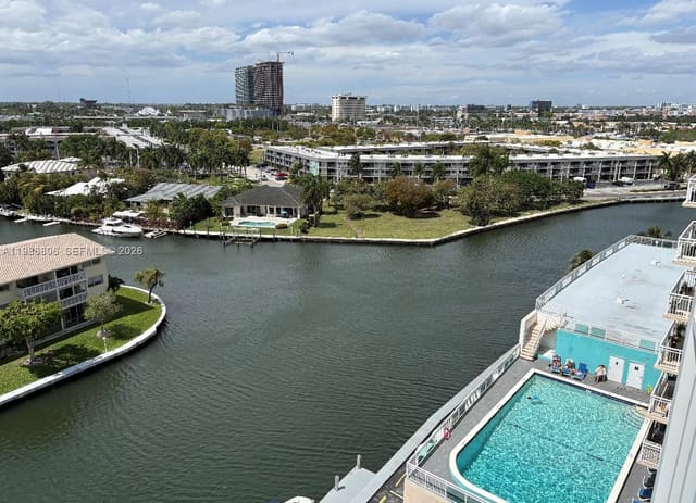 427 Golden Isles Drive 10D, Hallandale Beach, FL 33009