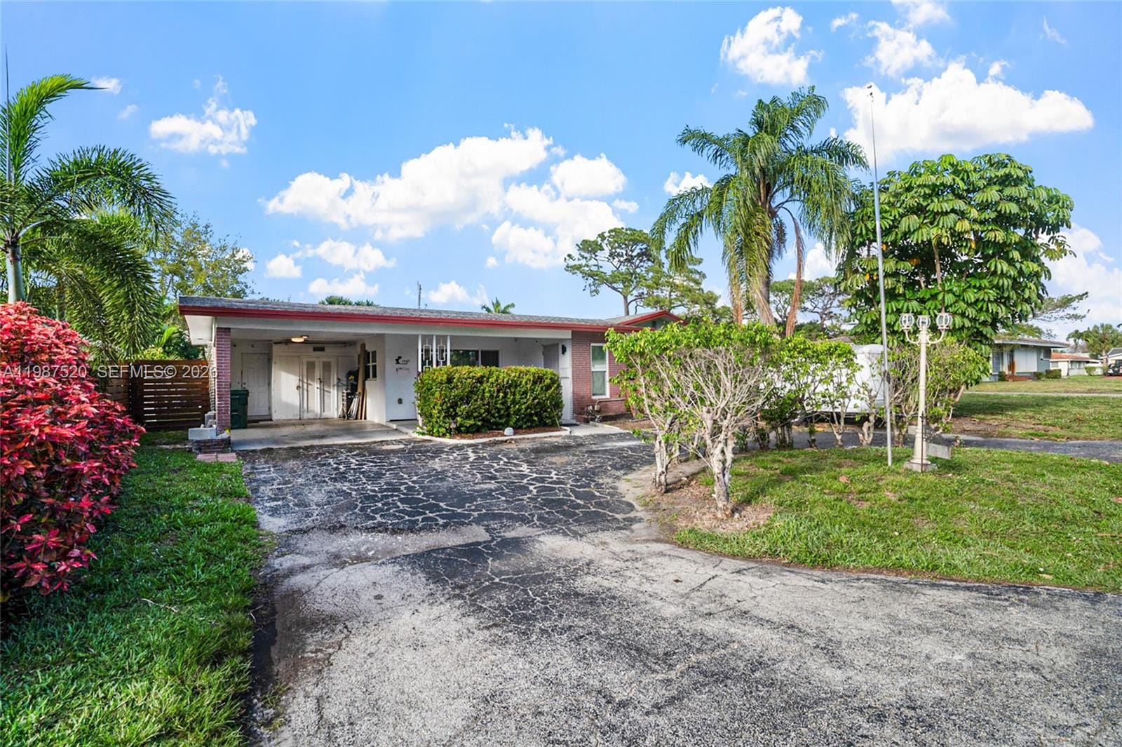 1761 NE 37th Street, Oakland Park, FL 33334