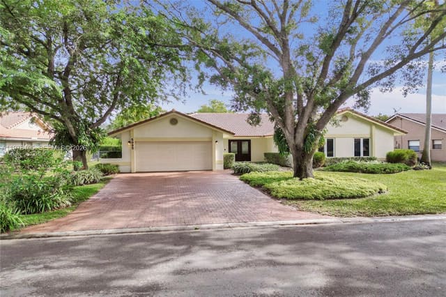 5093 NW 86th Way, sold in Pine Ridge, Coral Springs, FL