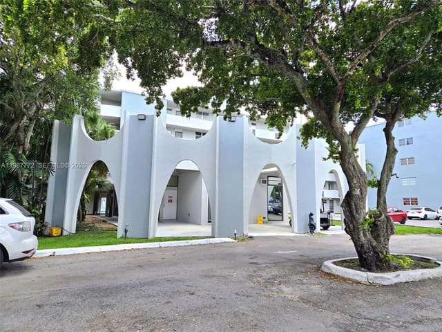 1700 NE 191st Street 100, Miami, FL 33179