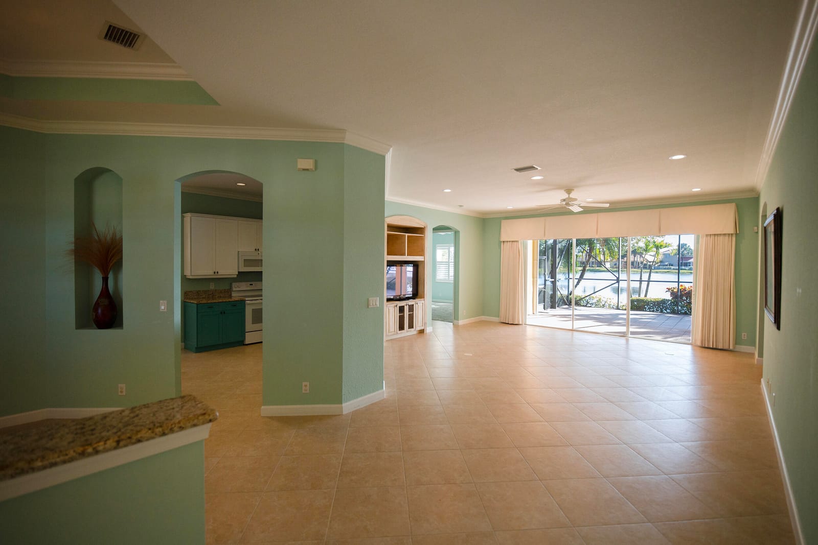 385 NW Sheffield Circle — photo 4