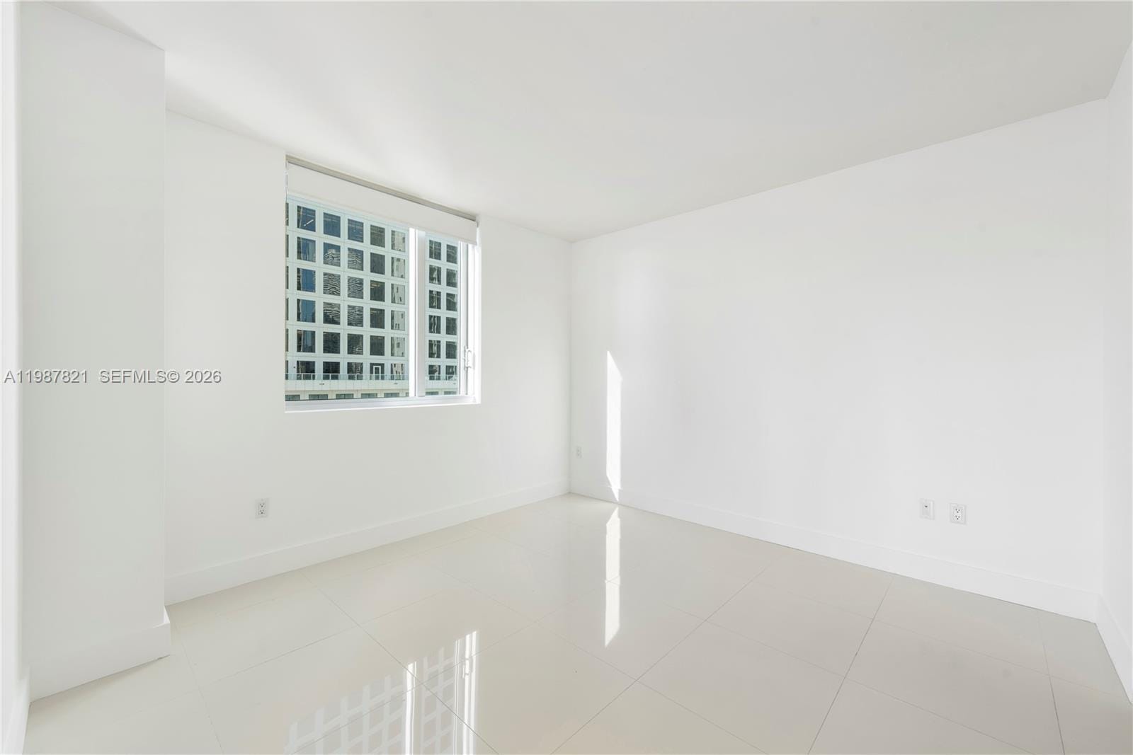 500 Brickell Avenue 1402, Miami, FL 33131 photo 11