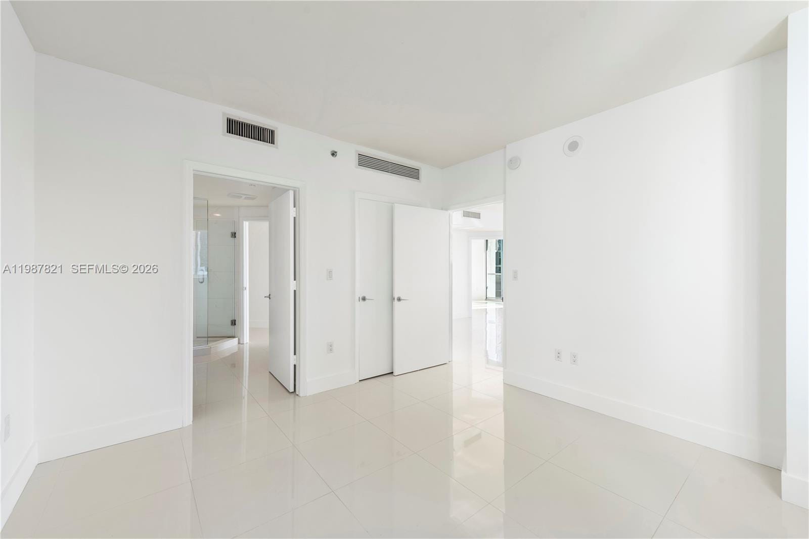 500 Brickell Avenue 1402, Miami, FL 33131 photo 12