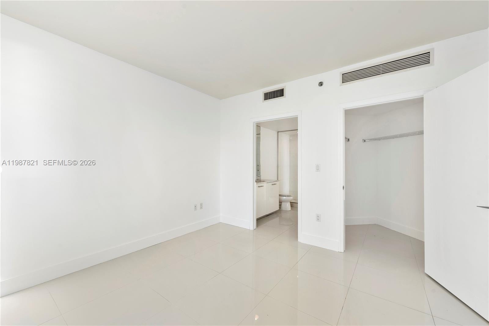 500 Brickell Avenue 1402, Miami, FL 33131 photo 14