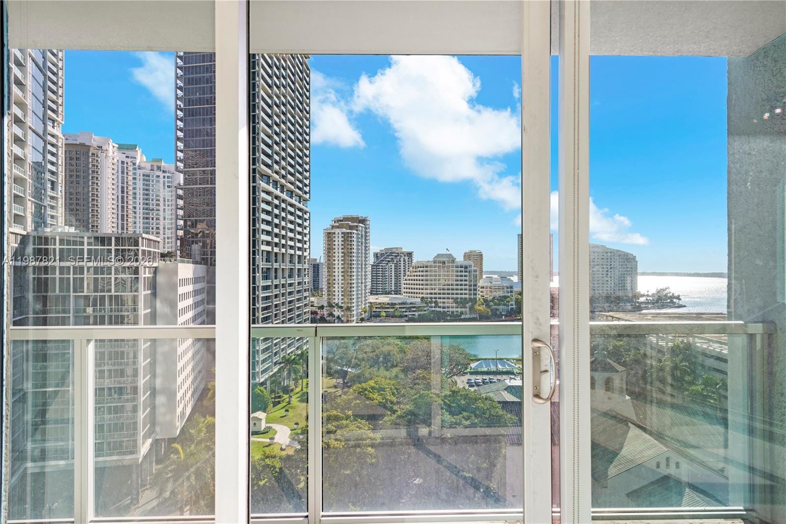 500 Brickell Avenue 1402, Miami, FL 33131 photo 17