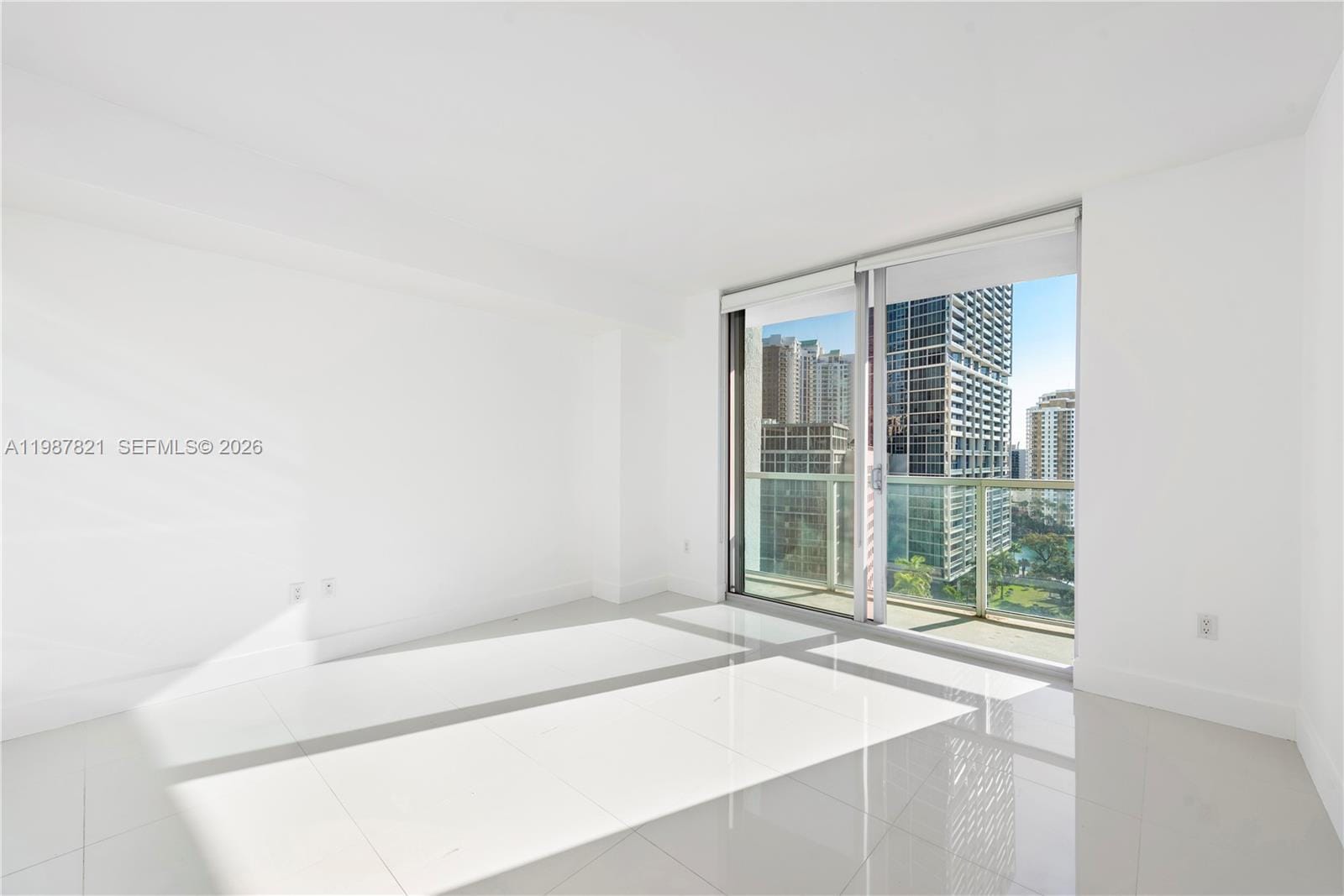 500 Brickell Avenue 1402, Miami, FL 33131 photo 18
