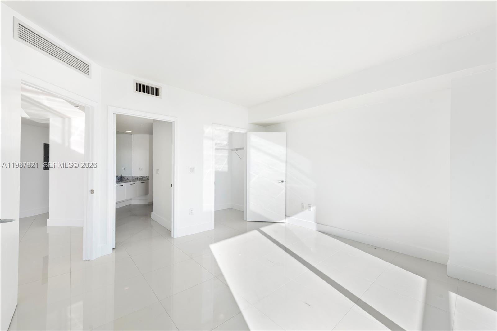 500 Brickell Avenue 1402, Miami, FL 33131 photo 20