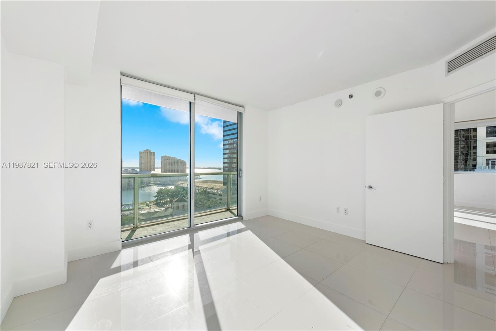 500 Brickell Avenue 1402, Miami, FL 33131 photo 22