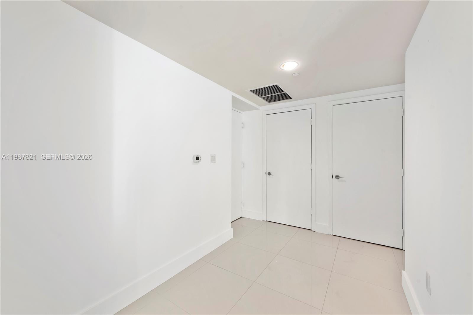 500 Brickell Avenue 1402, Miami, FL 33131 photo 25