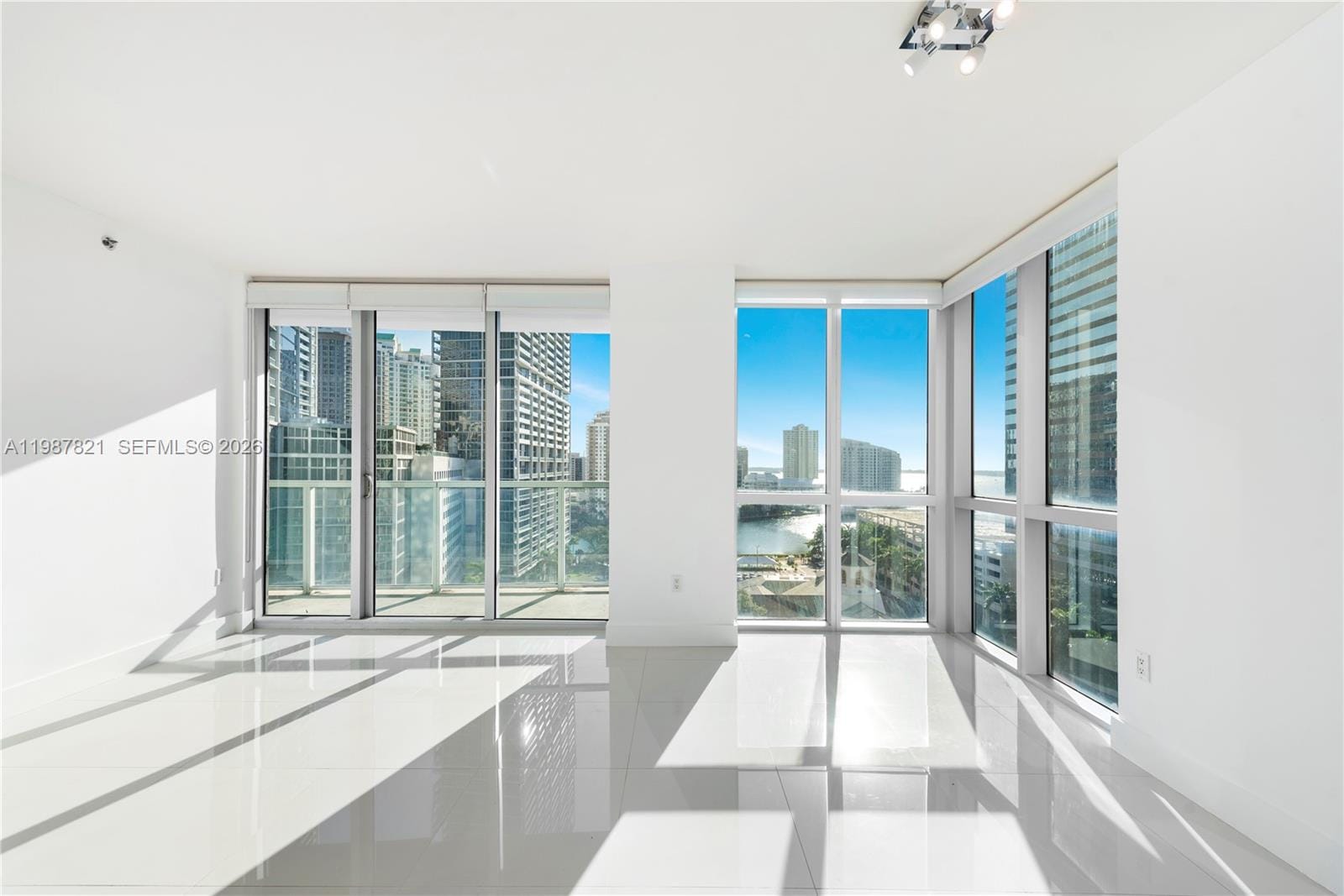 500 Brickell Avenue 1402, Miami, FL 33131 photo 7