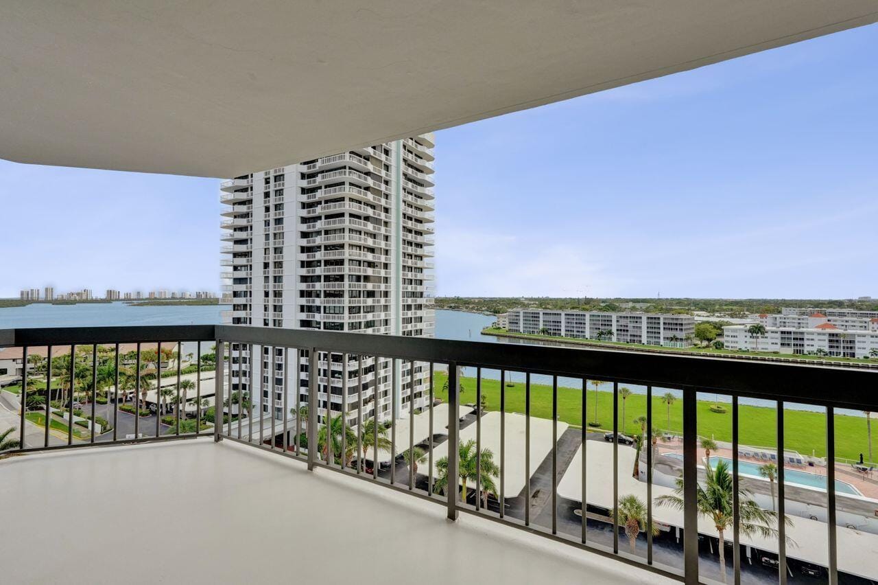 108 Lakeshore Drive 1041 — photo 11