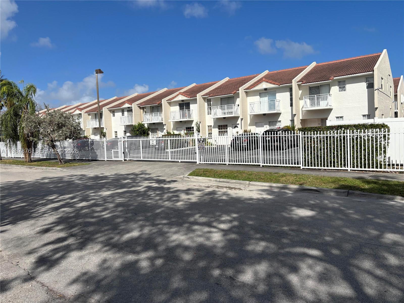 2050 NE 140th Street 12, North Miami Beach, FL 33181, North Miami Beach
