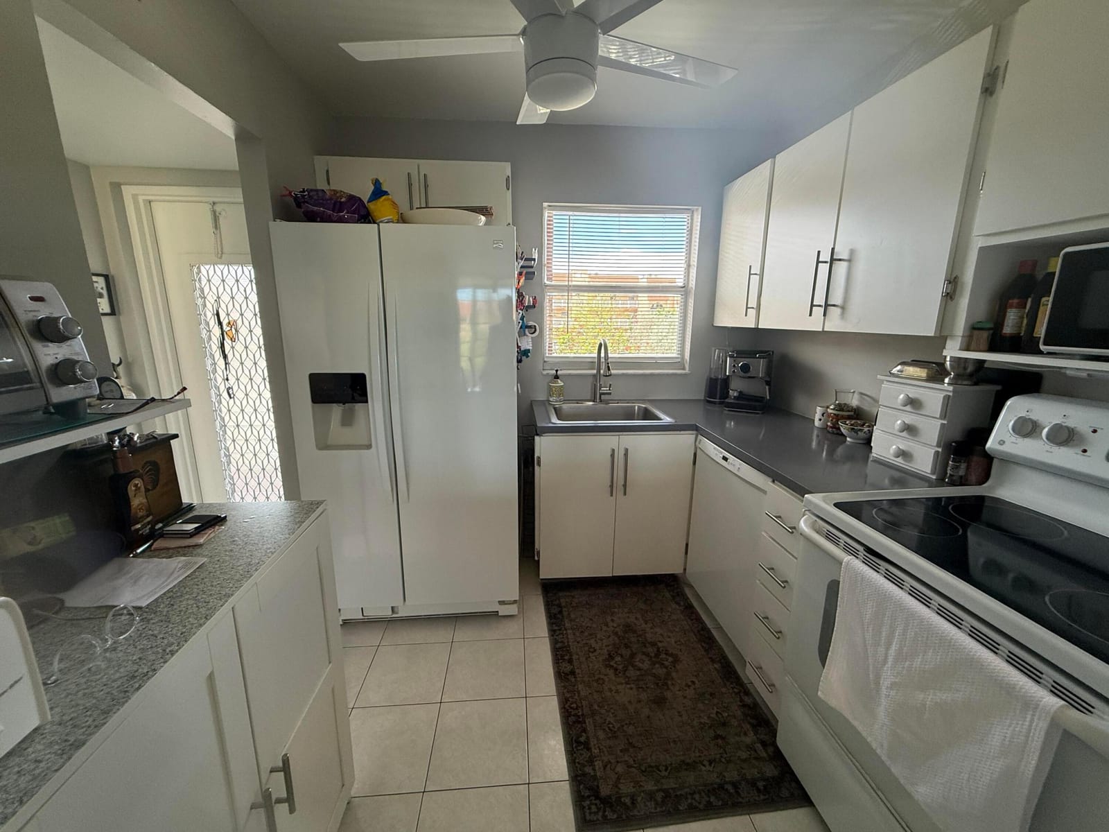 2741 N Pine Island Road 208 — photo 9