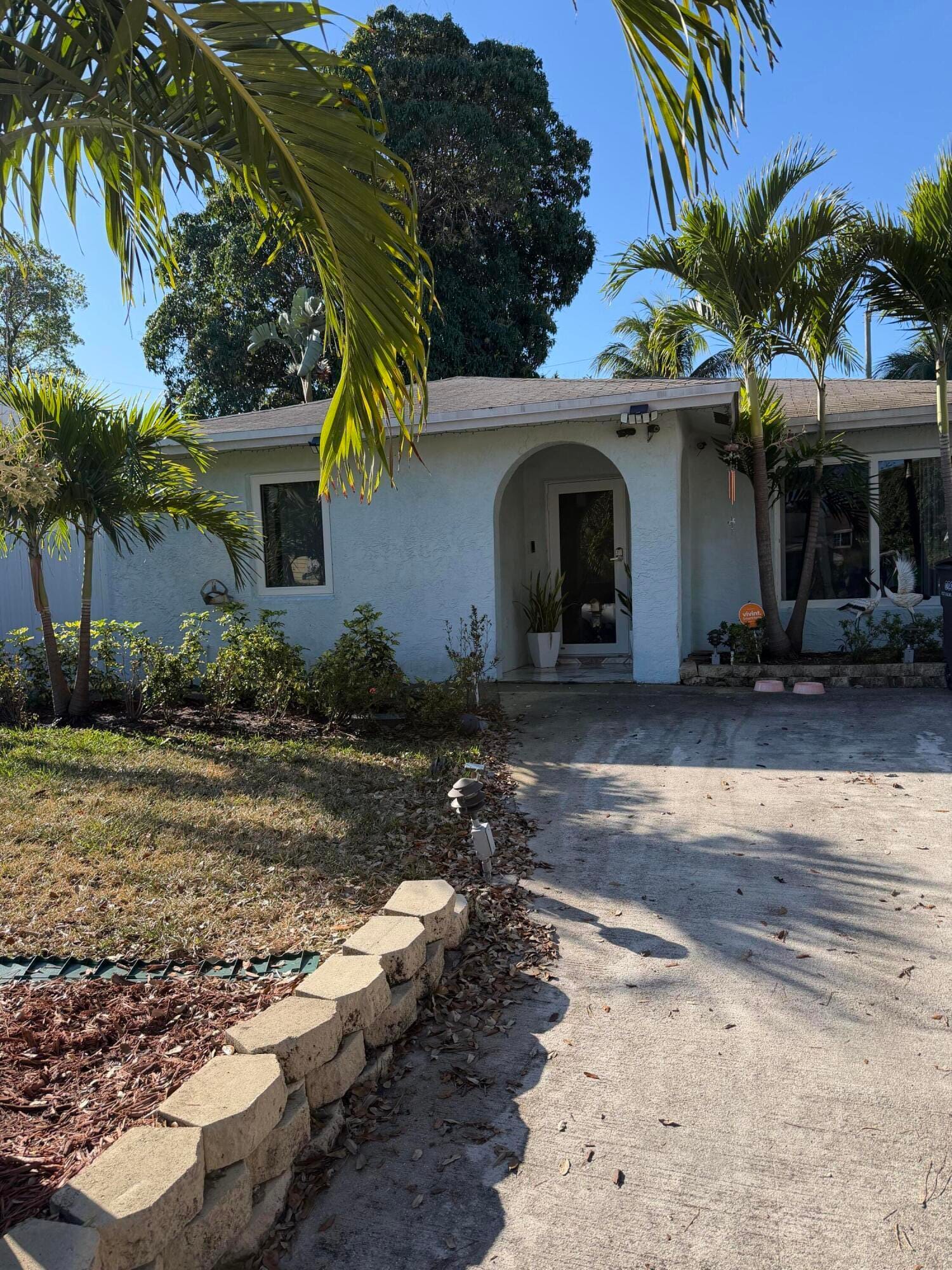 814 Colonial Road, West Palm Beach, FL 33405