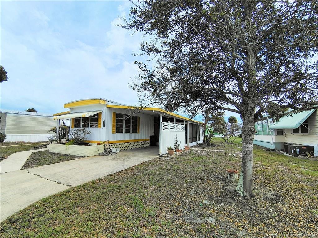 2465 SE Penny Lane, Stuart, FL 34994 photo 3
