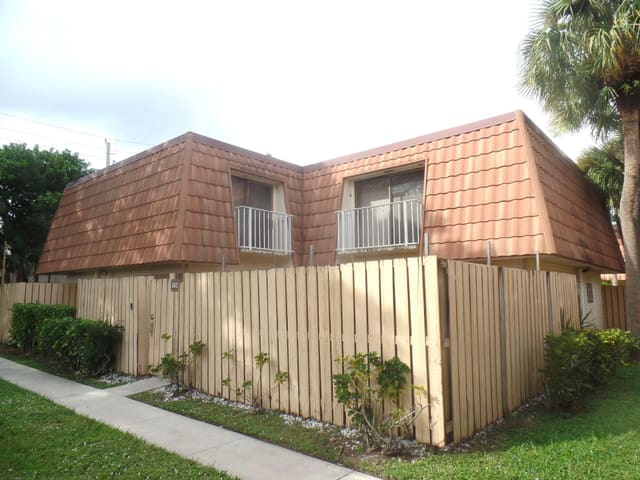 843 Blue Ridge Circle, sold in Waterside Luxury Townhomes Condo, West Palm Beach, FL