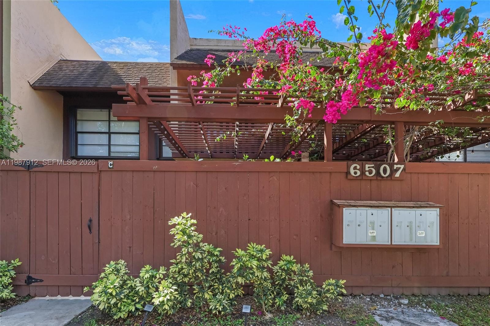 6507 SW 116th Place C — photo 3