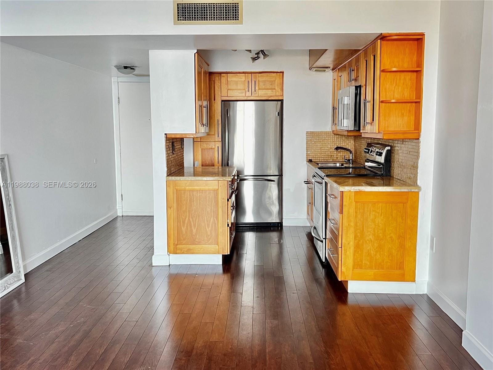 2841 NE 163rd Street 1007 — photo 7