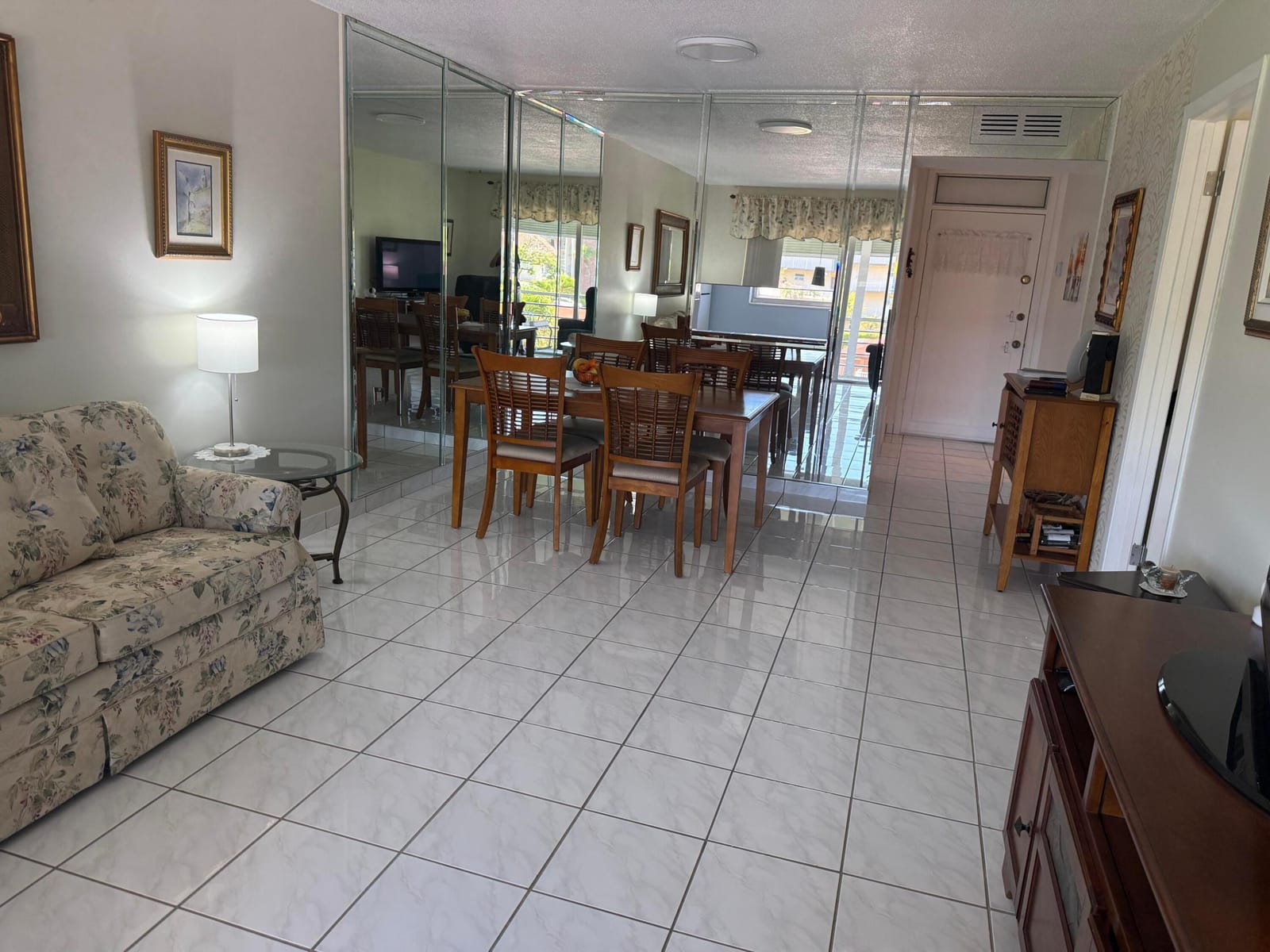 2861 NW 47th Terrace 304b — photo 3