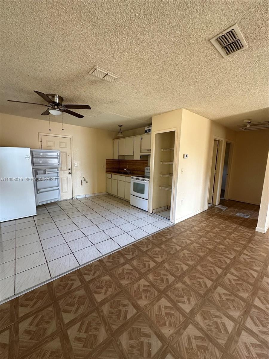 426 Las Palmas, Avon Park, FL 33825 photo 11