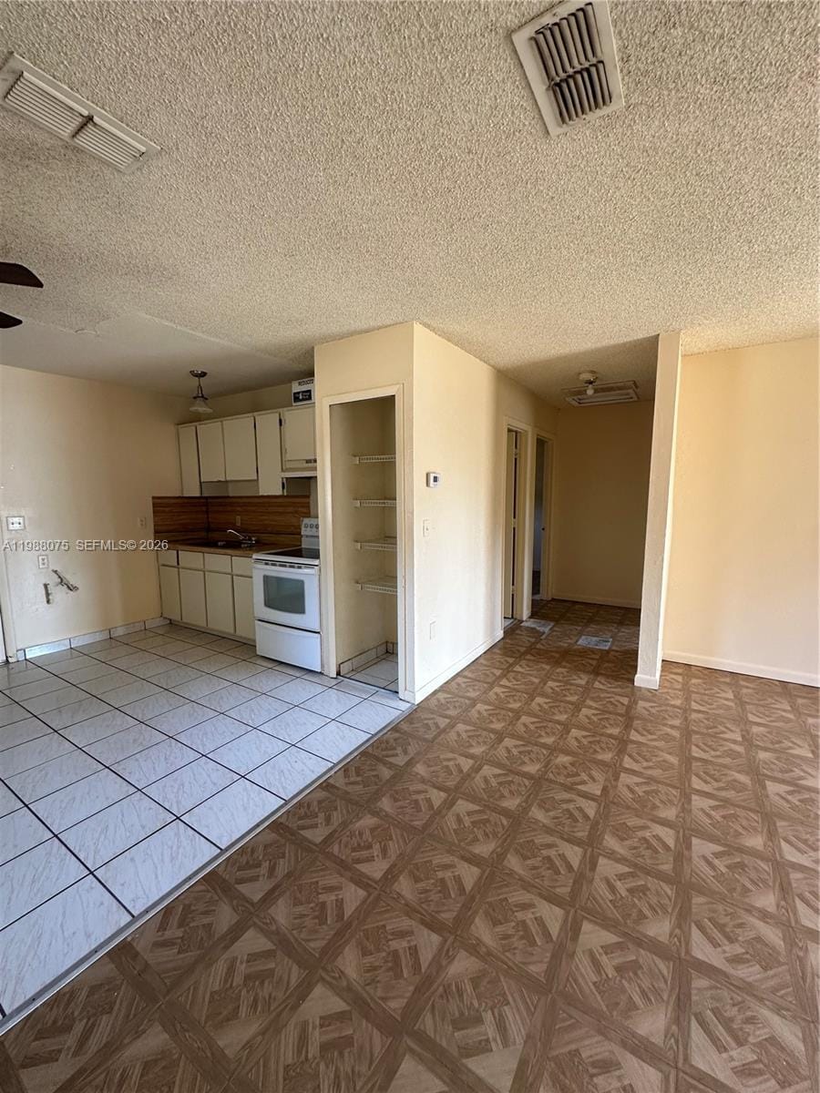 426 Las Palmas, Avon Park, FL 33825 photo 9