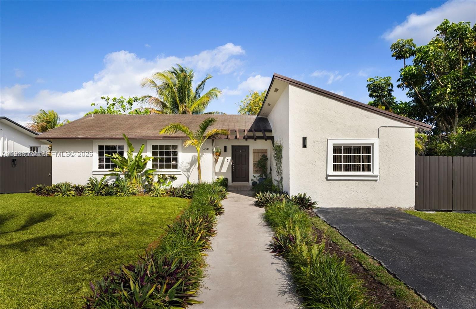 4 bedroom home for sale at 16341 104th, Miami, FL 33157 — $670,000