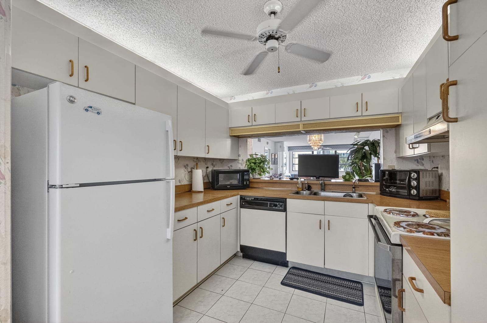 10806 W Clairmont Circle 108 — photo 5