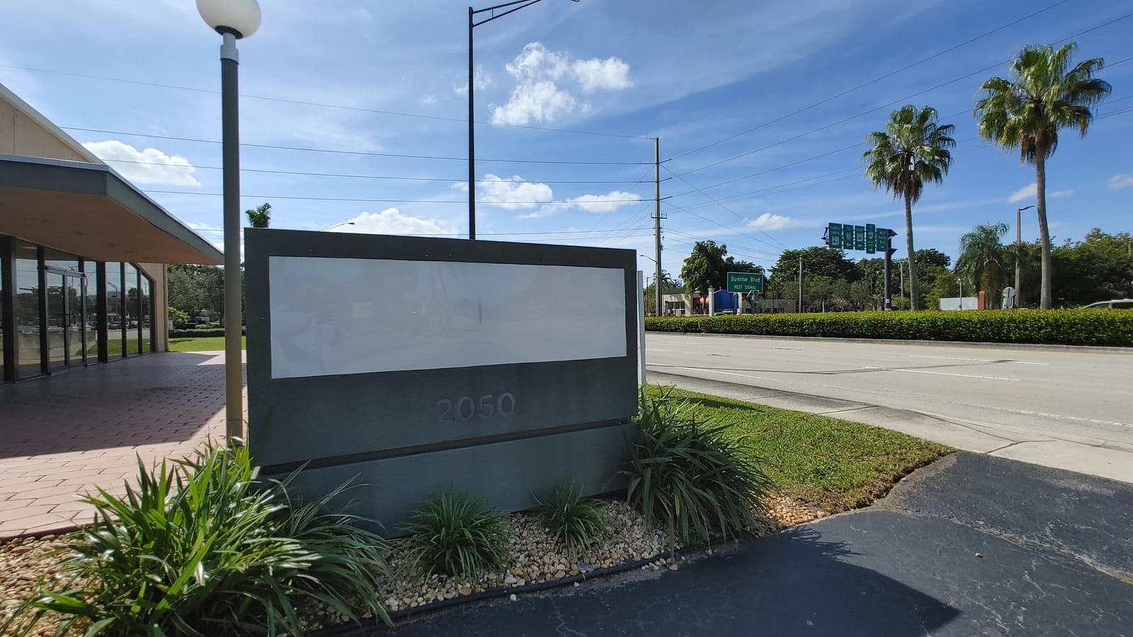 2050 N University Drive — photo 2