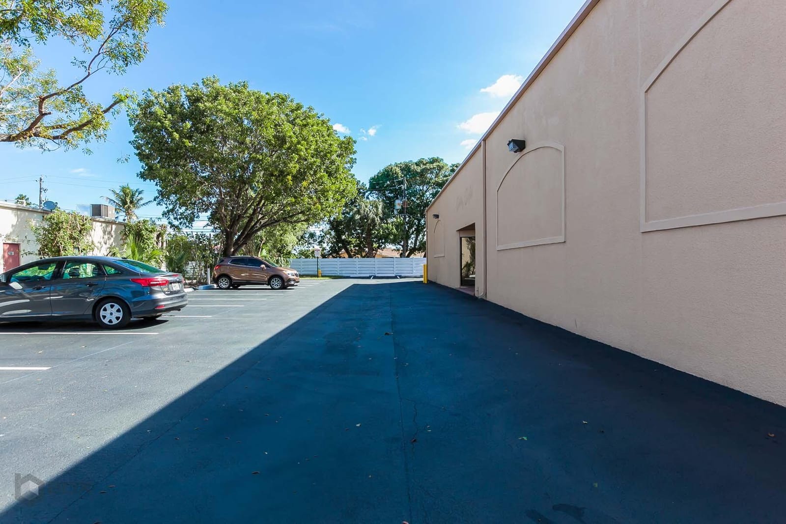 2050 N University Drive — photo 10