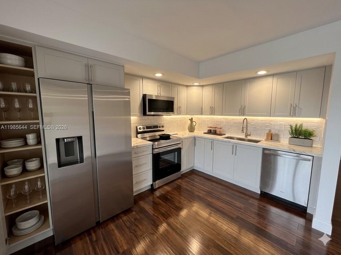 8635 NW 8th Street 211 — photo 3