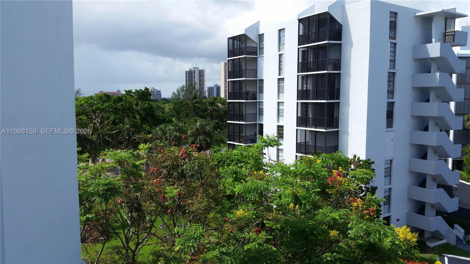 3475 N Country Club Drive 202, Aventura, FL 33180, Aventura