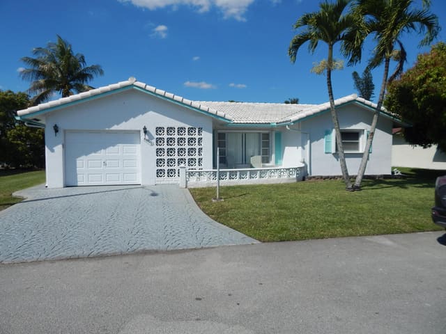 6805 NW 77th Street, sold in Vanguard Village In The, Tamarac, FL