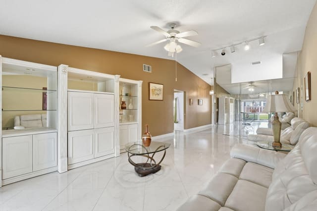 809 Sky Pine Way F, Greenacres, FL 33415