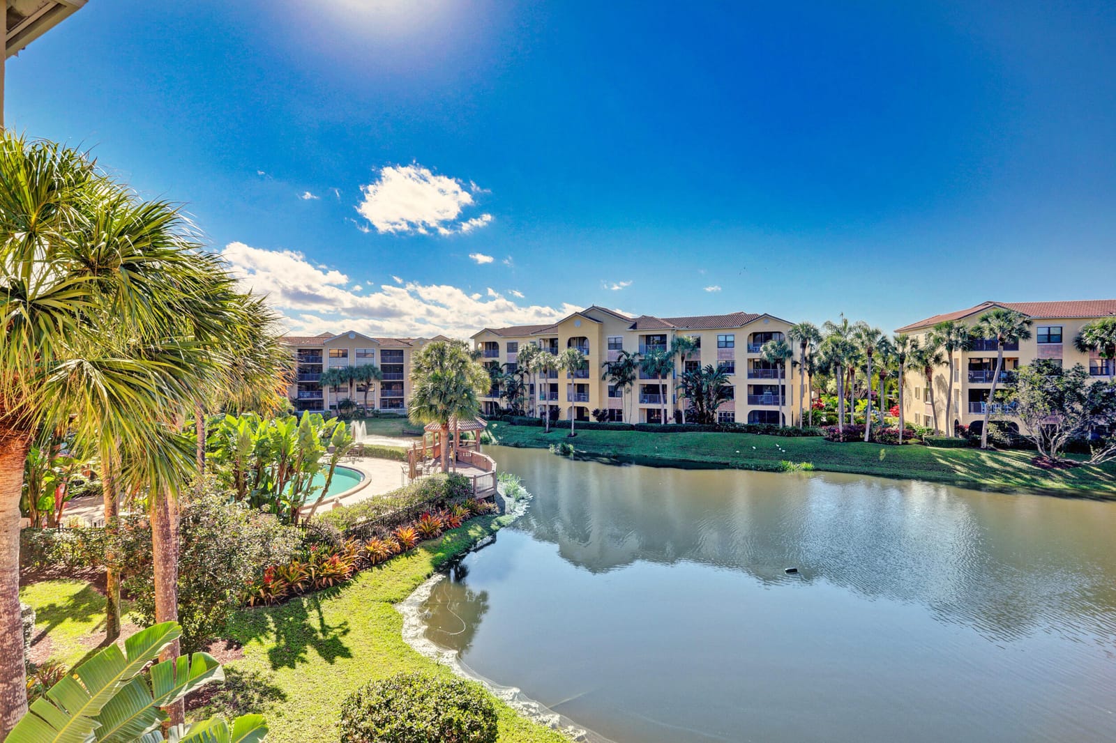 800 Uno Lago Drive 305, Juno Beach, FL 33408 photo 2