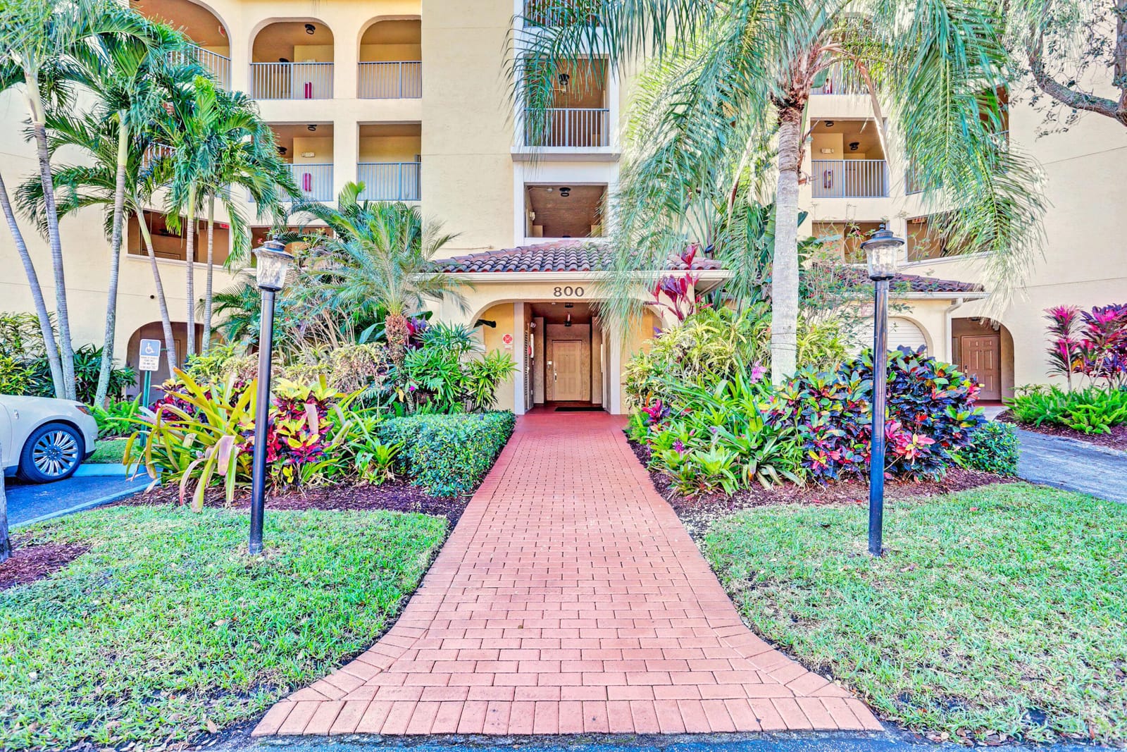 800 Uno Lago Drive 305, Juno Beach, FL 33408 photo 3