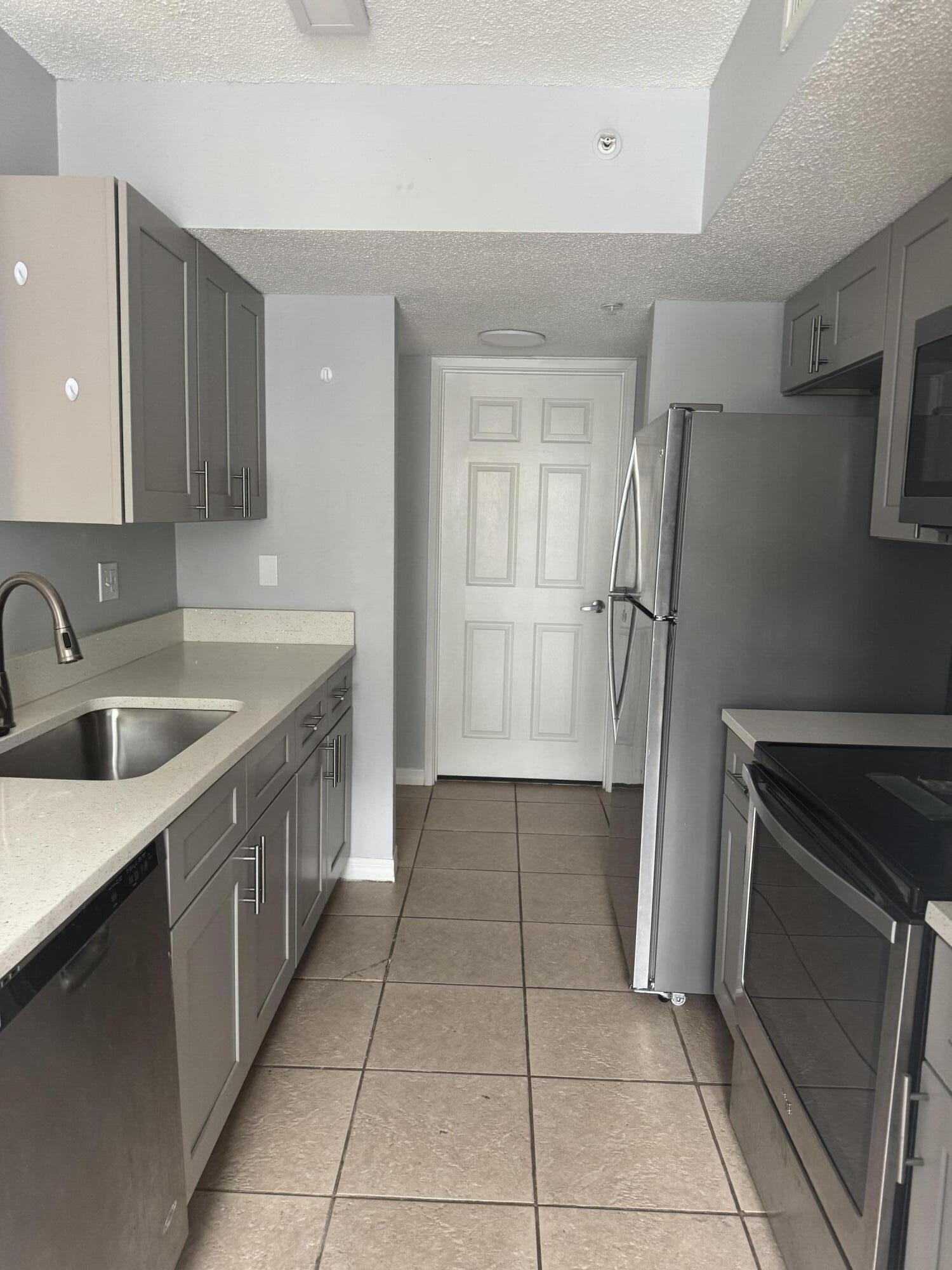 1670 N 42nd Circle 105, Vero Beach, FL 32967, Vero Beach