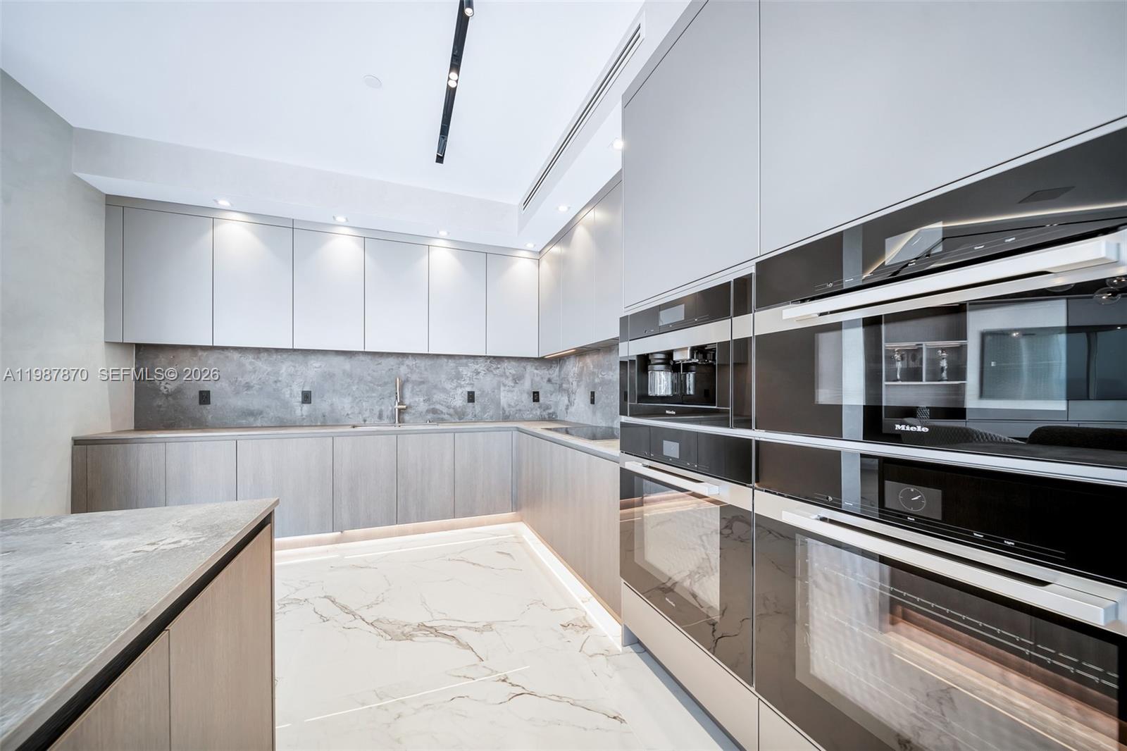 2711 S Ocean Drive 3905 — photo 7